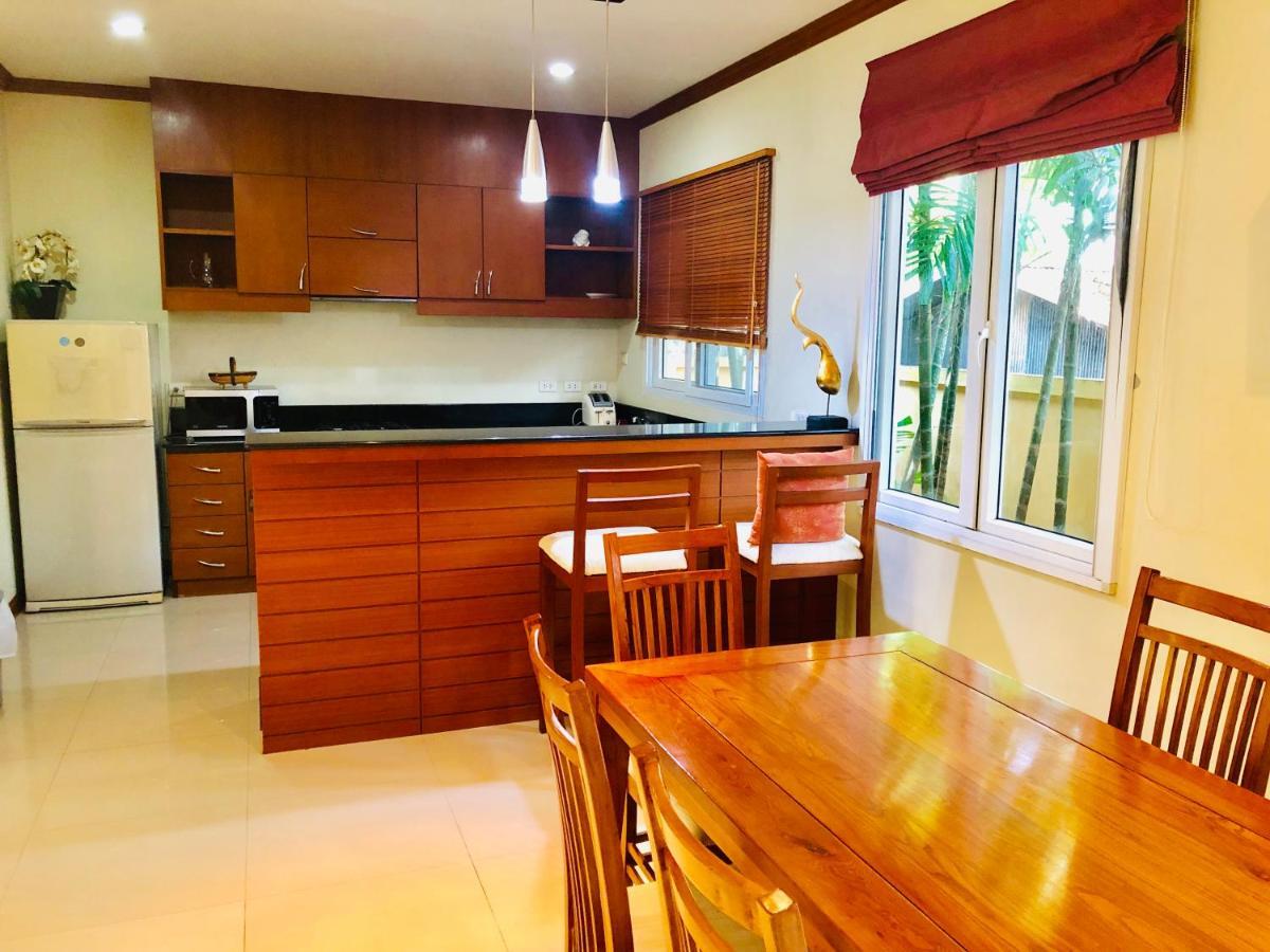 Karon Pool Villa 卡伦3卧泳池别墅 Exteriör bild