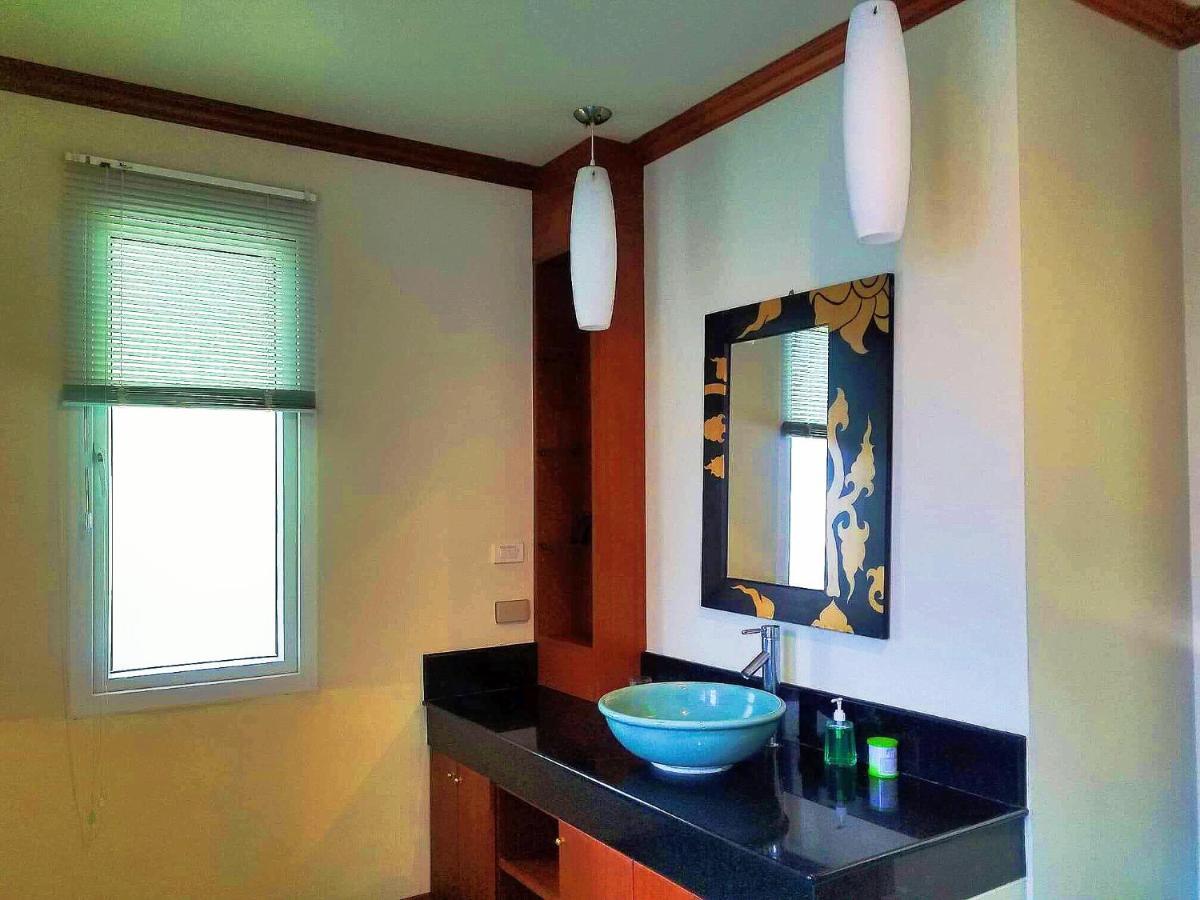 Karon Pool Villa 卡伦3卧泳池别墅 Exteriör bild