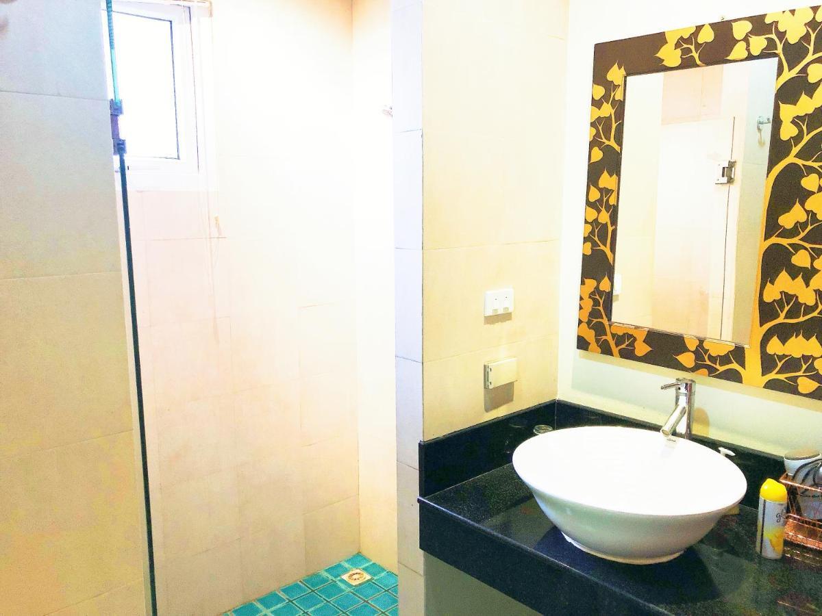 Karon Pool Villa 卡伦3卧泳池别墅 Exteriör bild