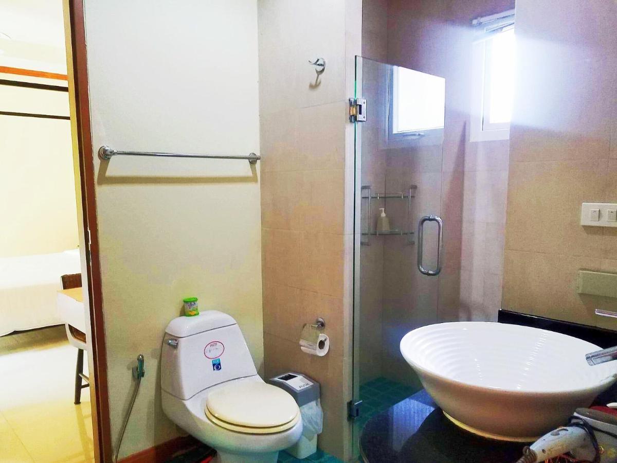 Karon Pool Villa 卡伦3卧泳池别墅 Exteriör bild